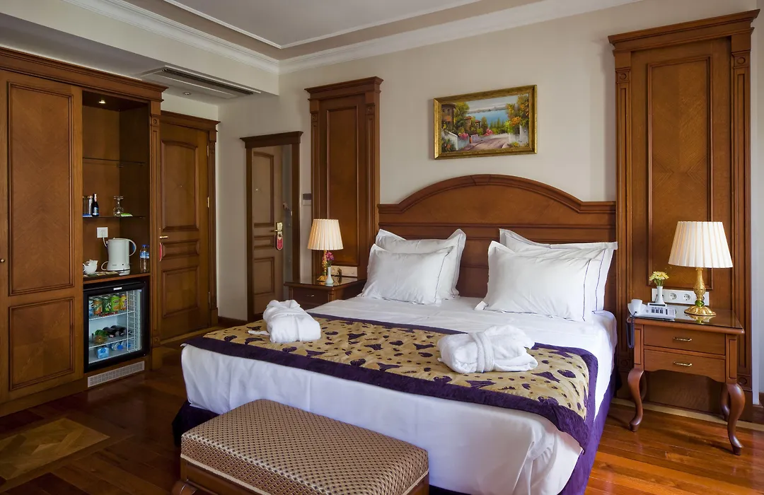 Glk Premier The Home Suites & Spa-1