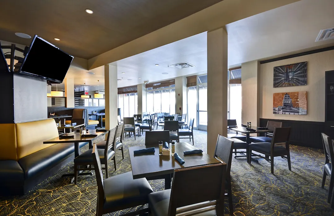 Holiday Inn Detroit Metro Airport By Ihg-1