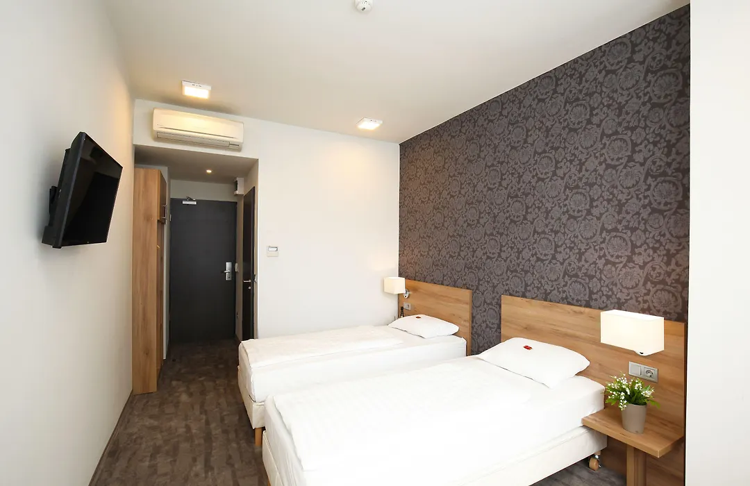 Medos Hotel-1