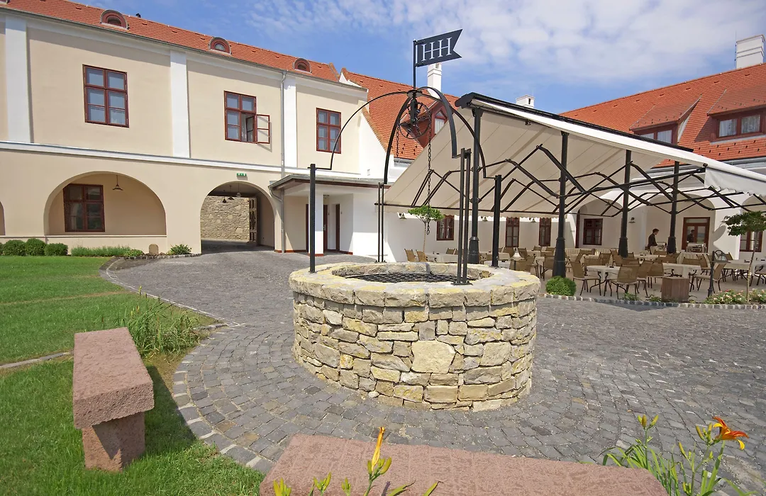 Hotel Historia & Historante-1