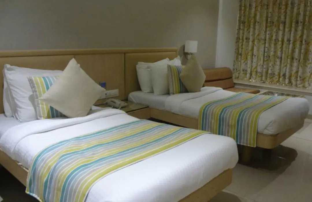 Hotel Suncity Apollo - Gateway Of India-1