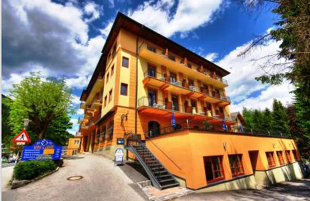 Euro Youth Hotel & Krone-1