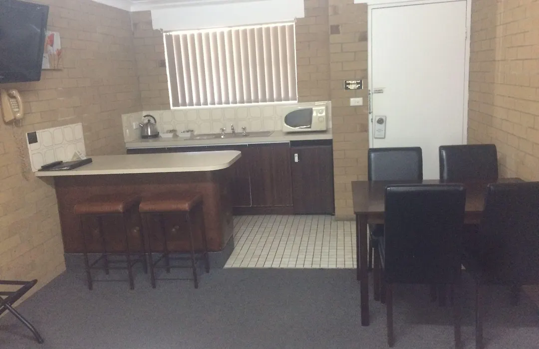 Alexander Motor Inn-1