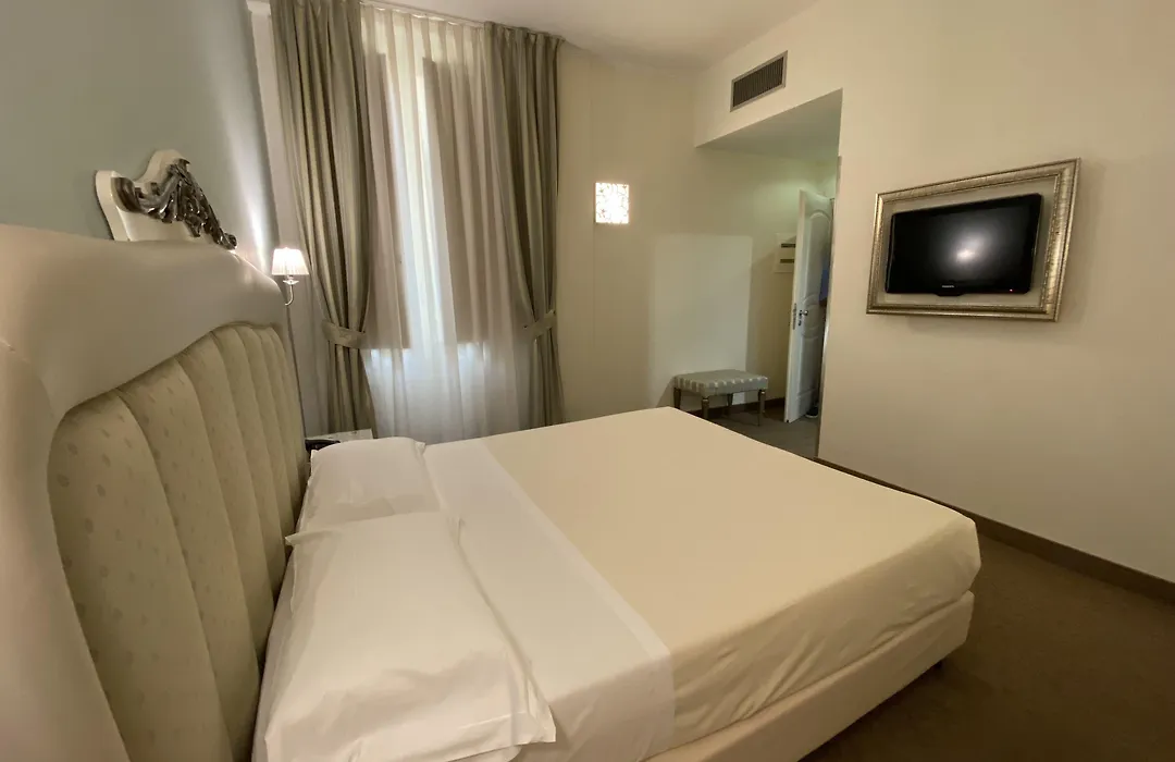 JR Hotels Oriente Bari-1