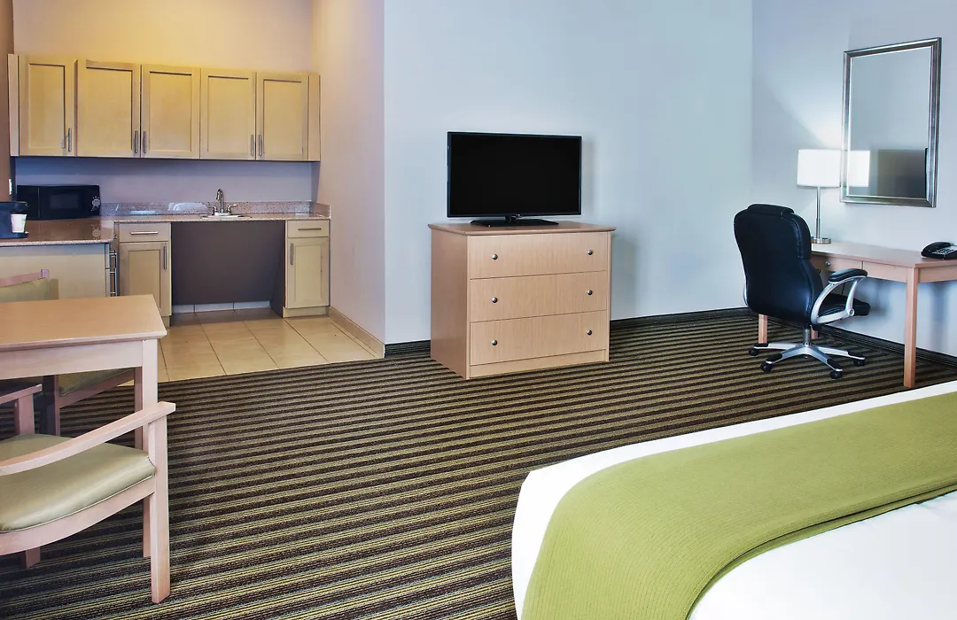 Holiday Inn Express Hotel & Suites Alvarado By Ihg-1