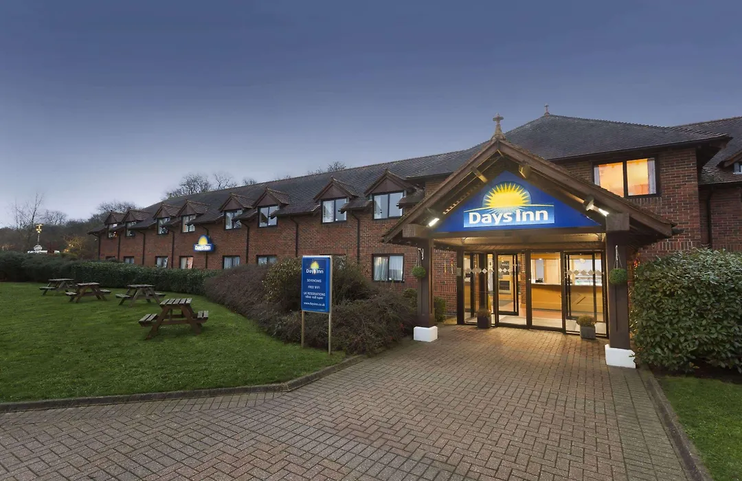 Days Inn By Wyndham Sevenoaks Clacket Lane-1