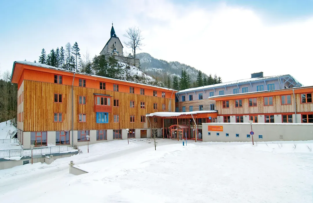 JUFA Hotel am Sigmundsberg-1