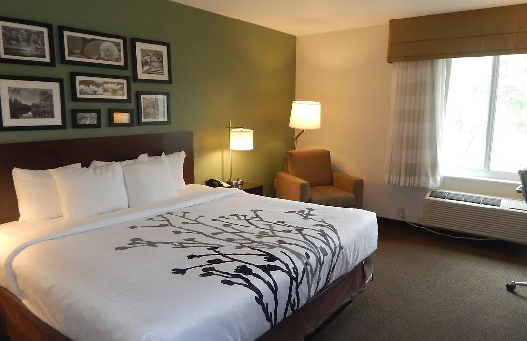 Sleep Inn & Suites Evergreen I-65-1