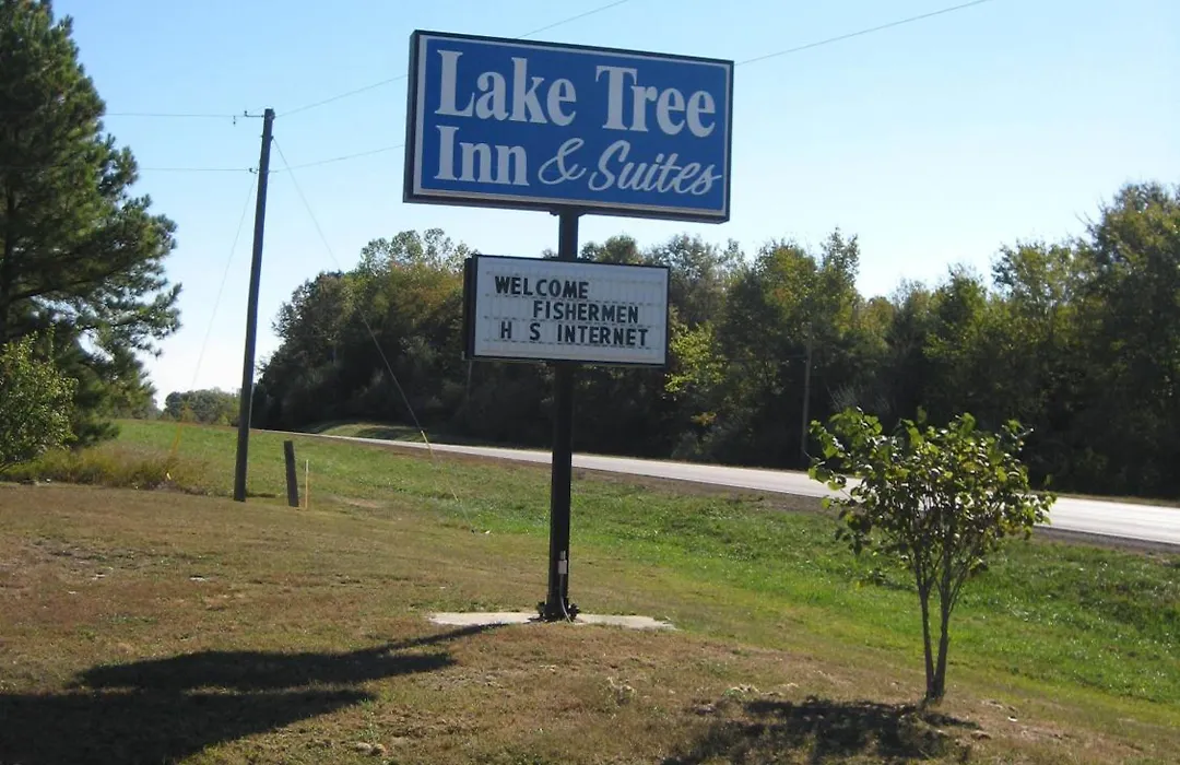 Lake Tree Inn & Suites-1