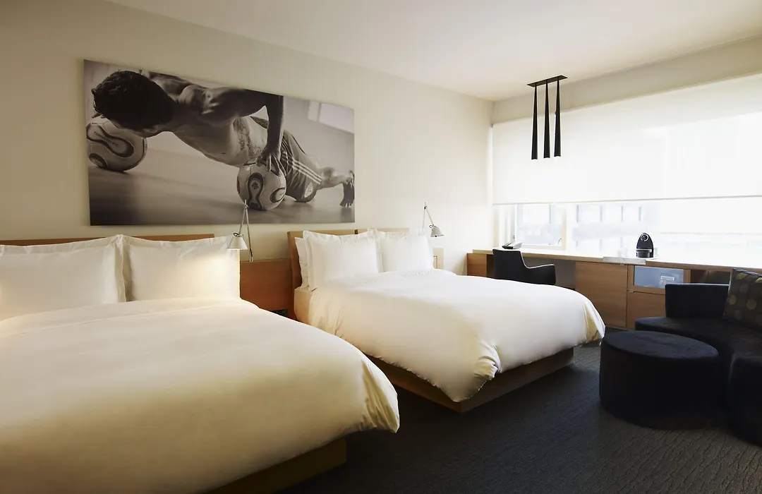 Le Germain Hotel Maple Leaf Square-1