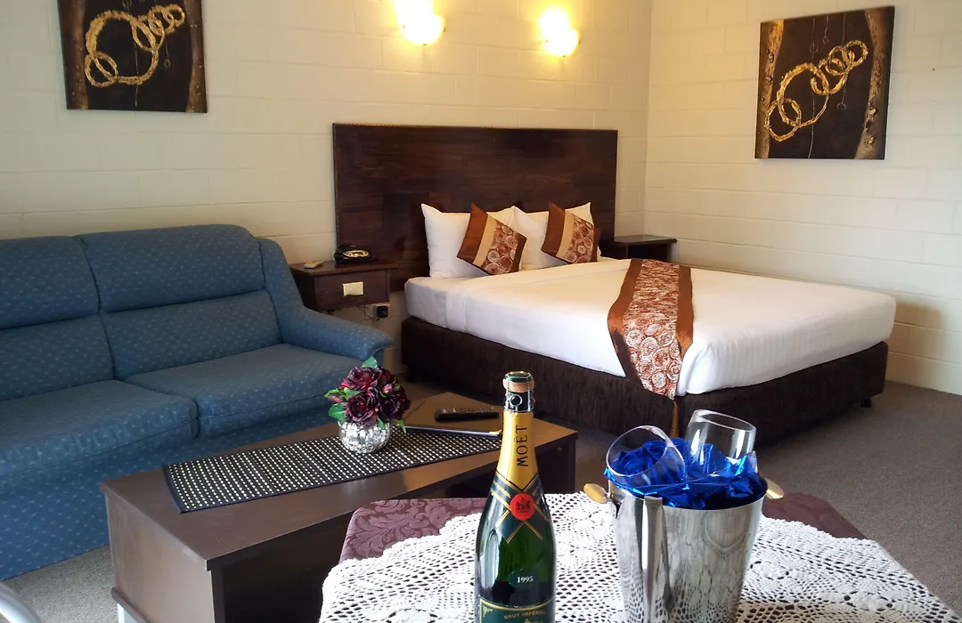 Admiral Nelson Motor Inn-1