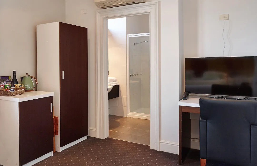 Auldington Hotel-1