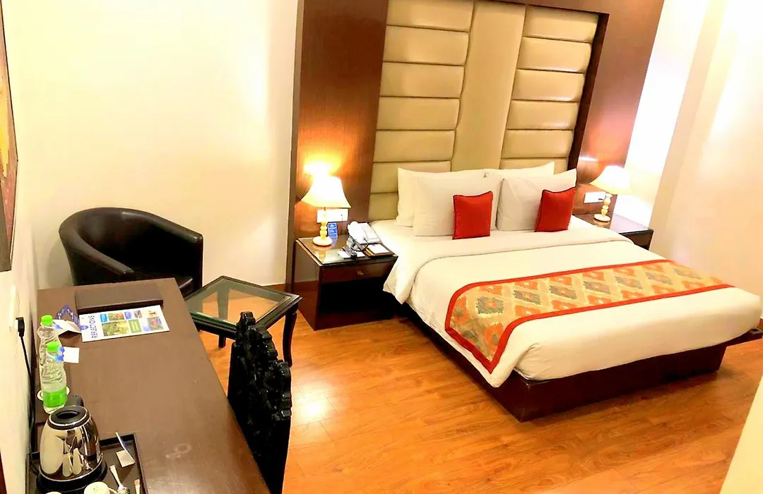Taurus Sarovar Portico-1