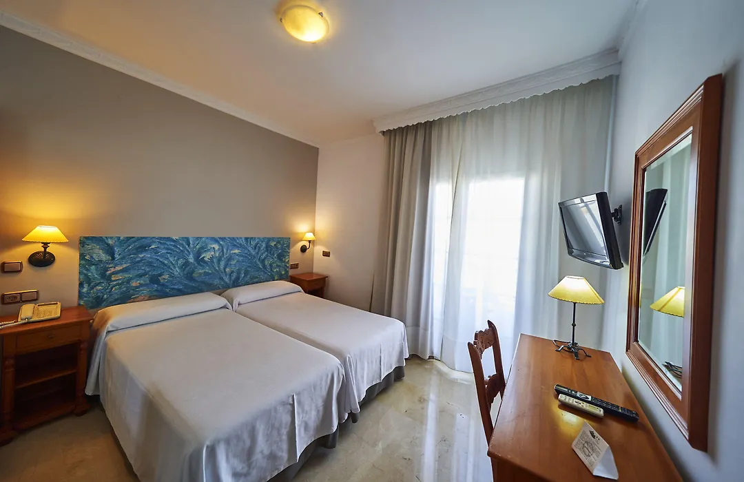 Hotel Bajamar Centro-1