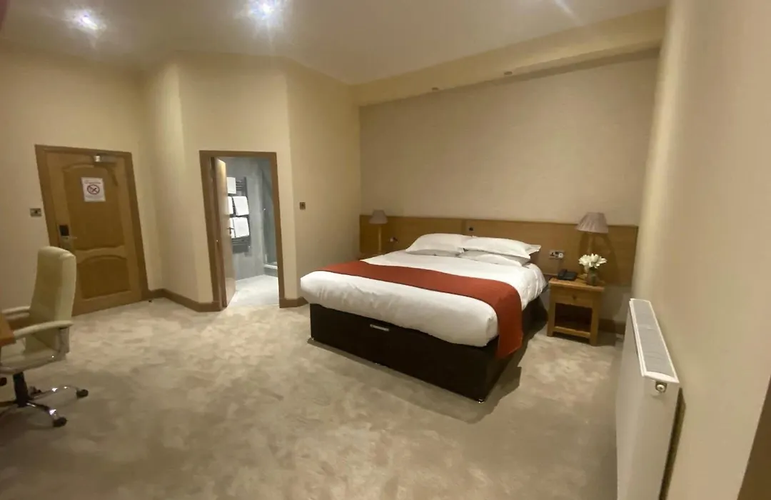 The City Hotel-1