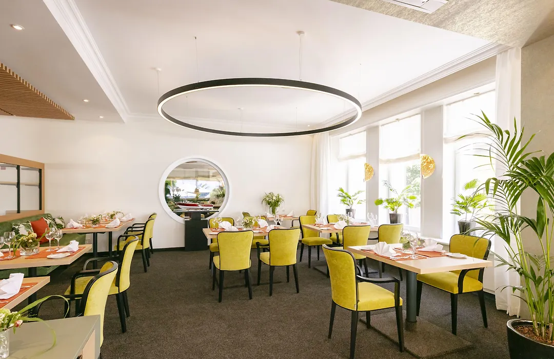 Hotel Reutemann-Seegarten-1