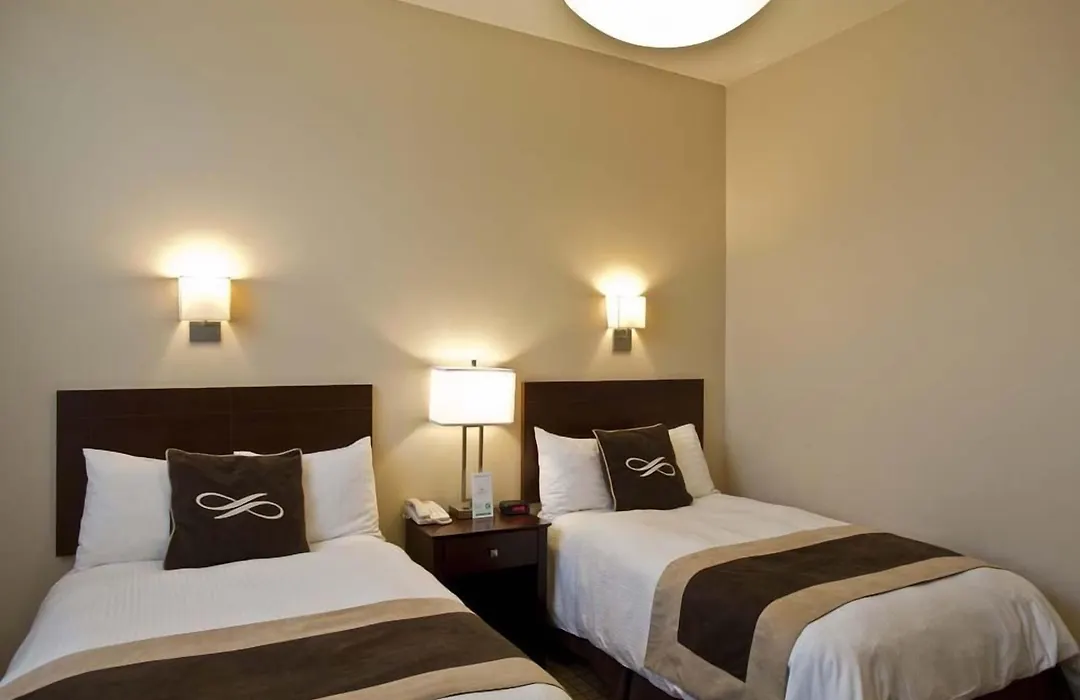 Pointe Plaza Hotel-1