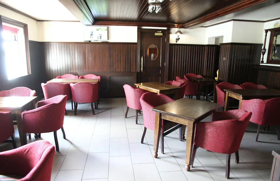 5 Corners Guest Inn-1