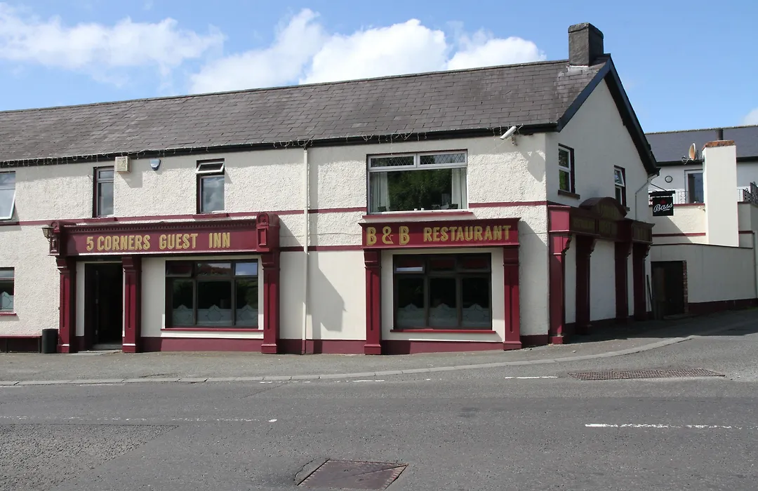 5 Corners Guest Inn-1