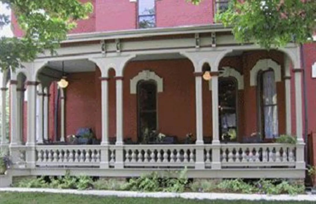 Whiskey Mansion-1