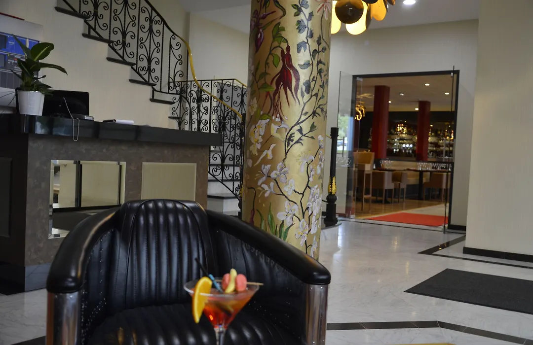 Le Grand Hotel-1