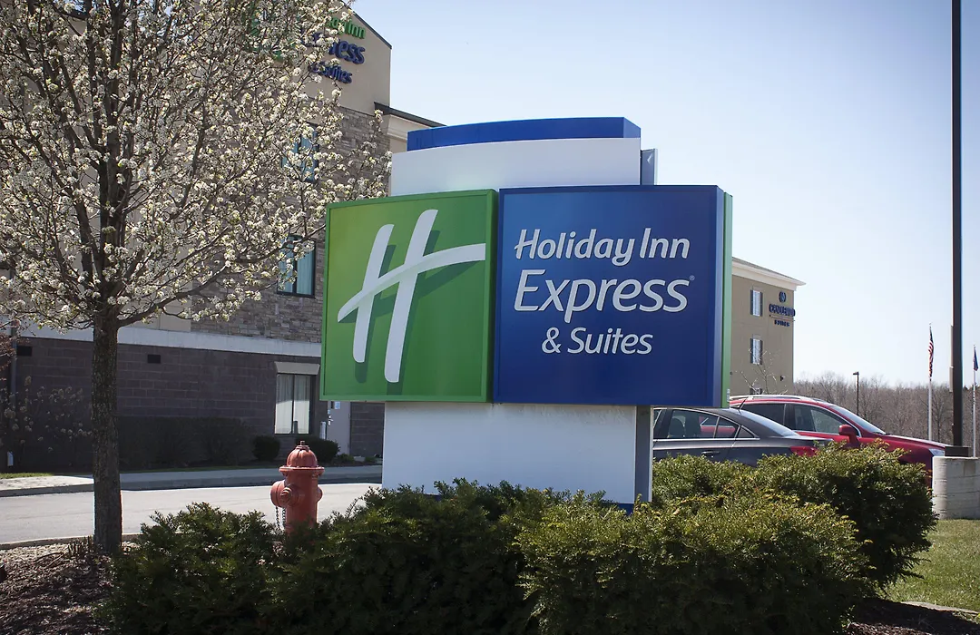 Holiday Inn Express & Suites Youngstown West I 80, An Ihg Hotel-1
