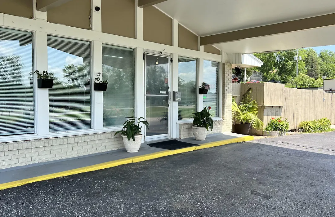 Capri Motel-1