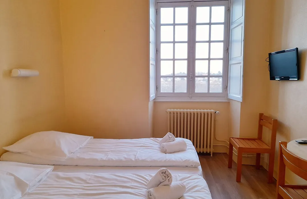 Hotellerie Saint Yves-1