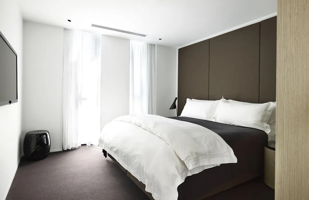 Burbury Hotel & Apartments-1