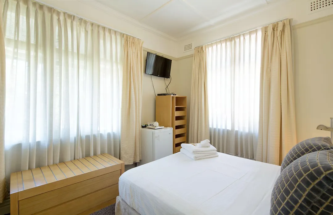 Neutral Bay Lodge-1
