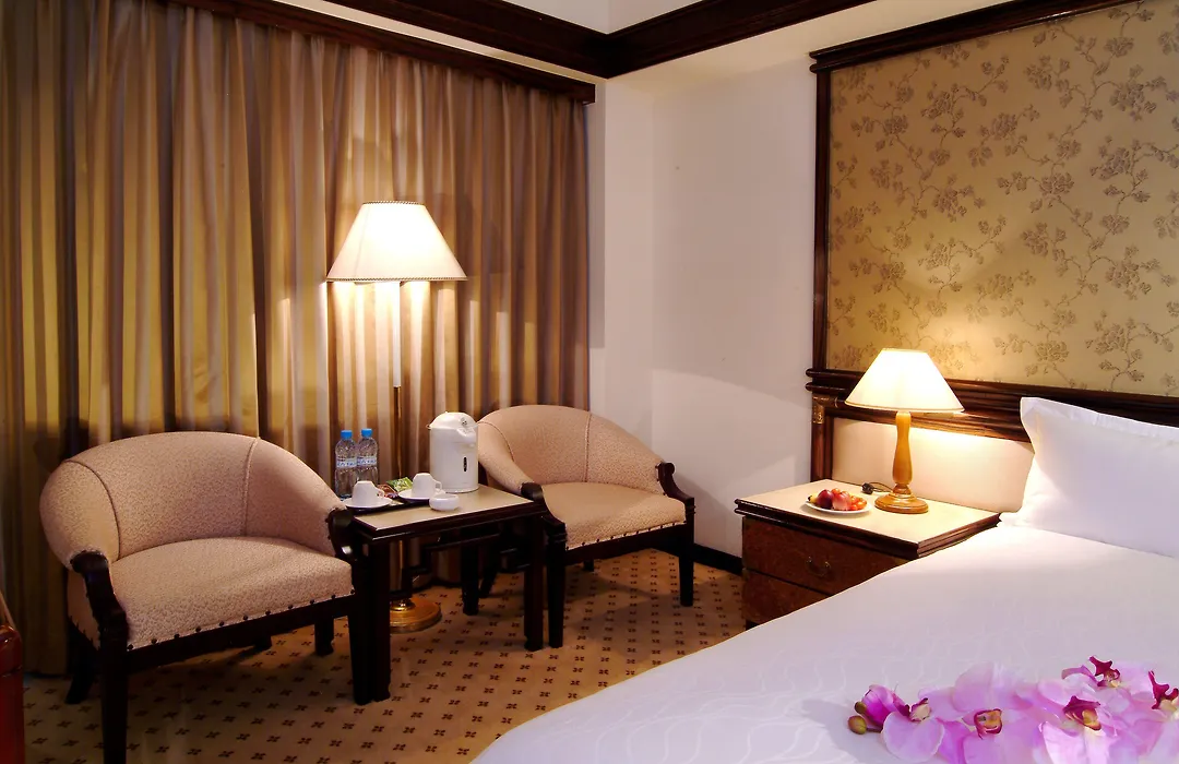 King'S Town Hotel-1