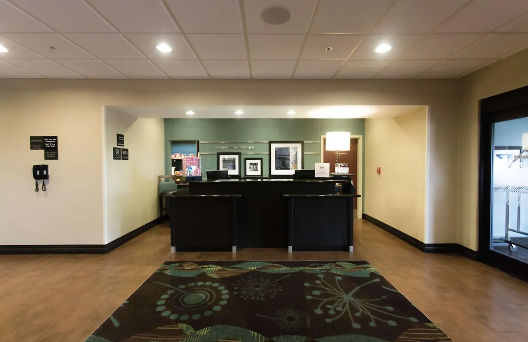 Hampton Inn & Suites Middlebury-1