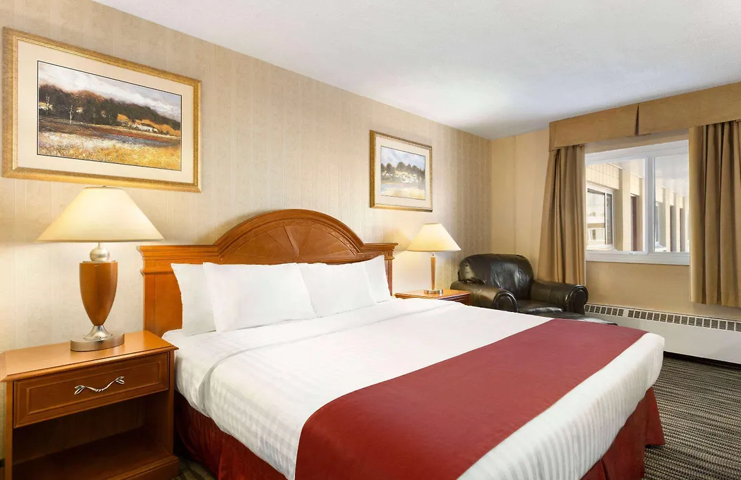 Travelodge By Wyndham North Battleford-1