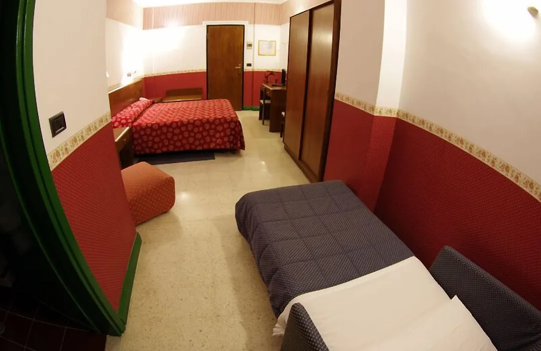 Hotel Iris Crillon-1