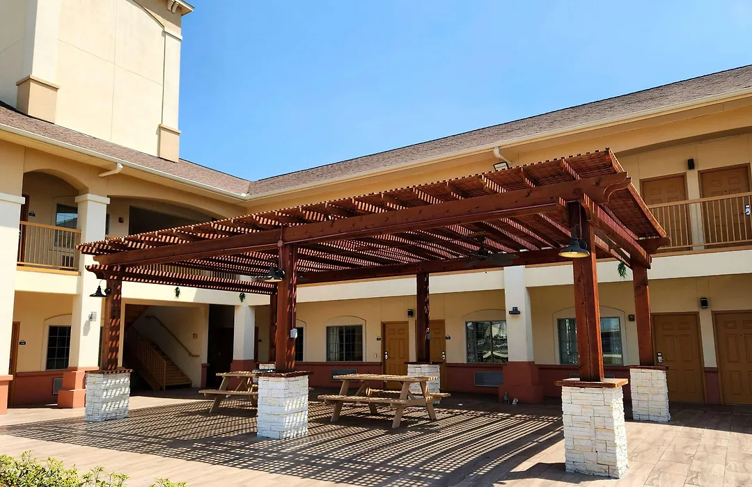 Days Inn By Wyndham Humble/Houston Intercontinental Airport-1