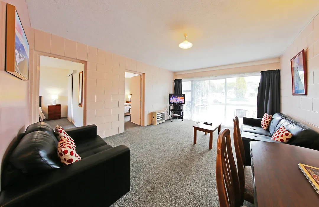 289 Midway Motel-1