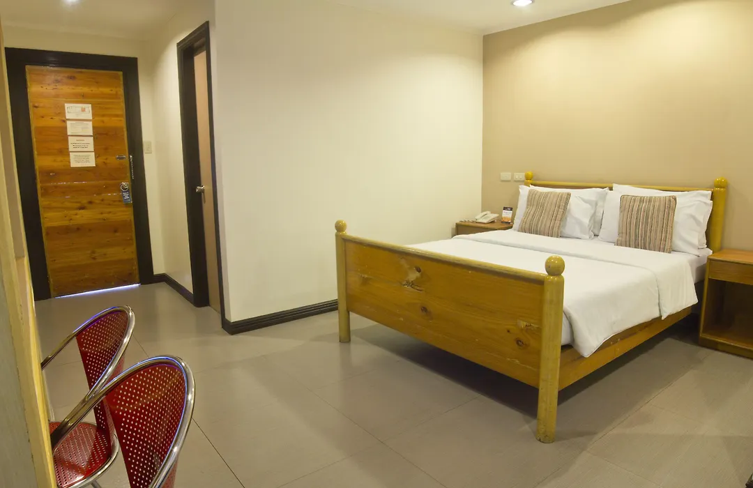 Nichols Airport Hotel-1