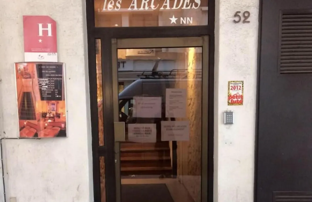 Hotel Les Arcades-1