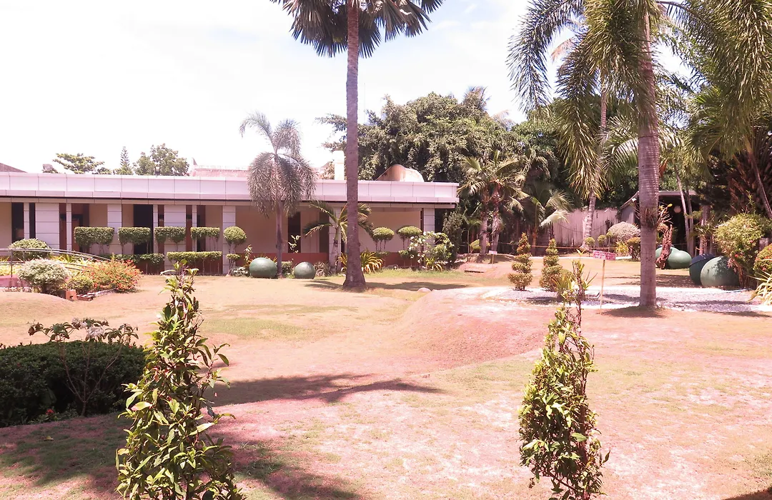 The Ritz Hotel At Garden Oases-1