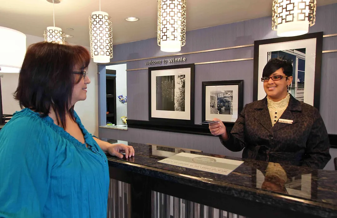 Hampton Inn & Suites Winnie-1