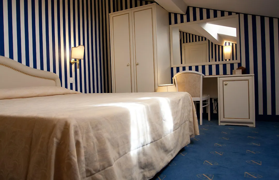 Hotel Navy-1