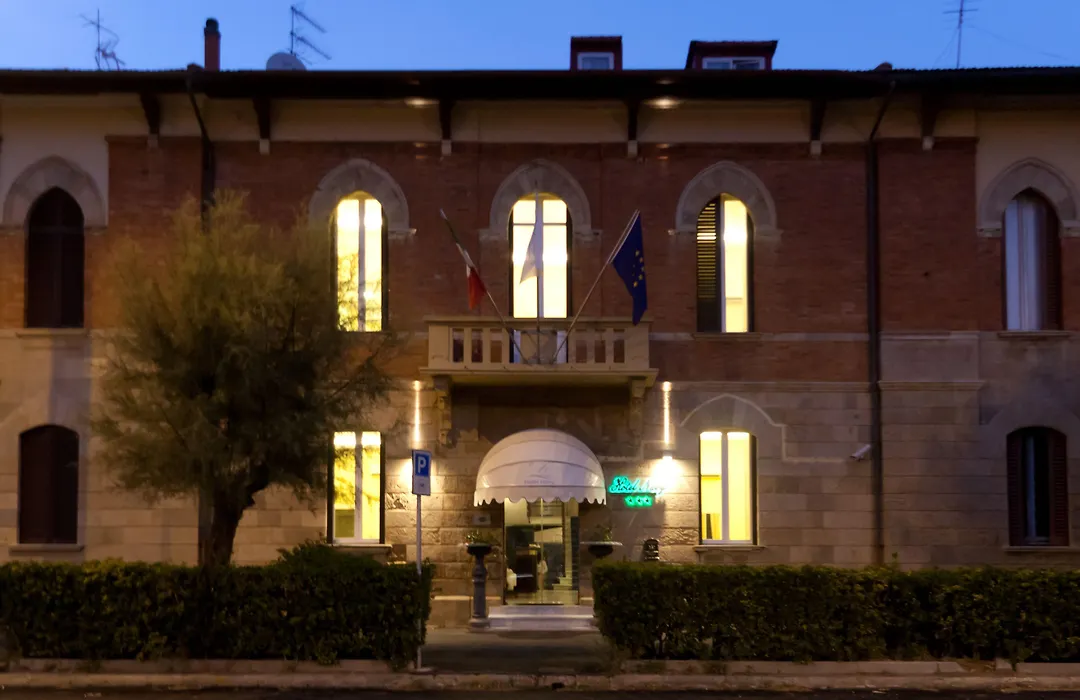 Hotel Navy-1