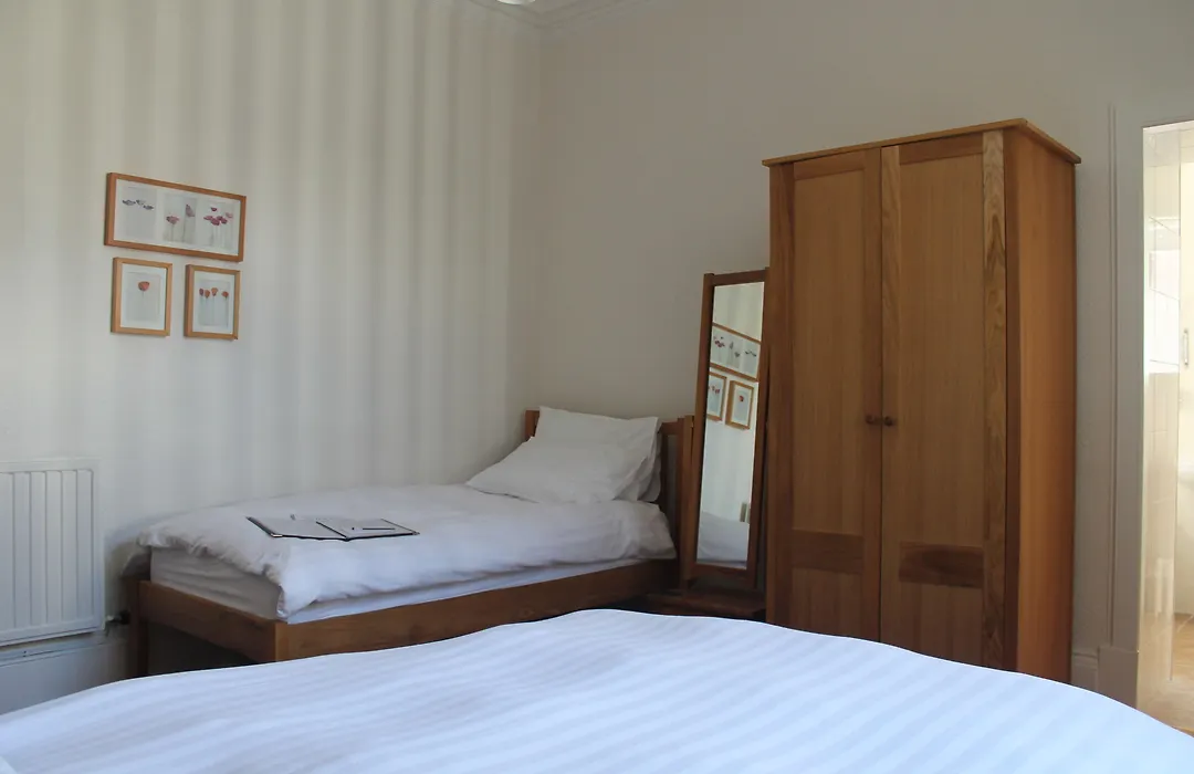 Ravenswood Guest House-1