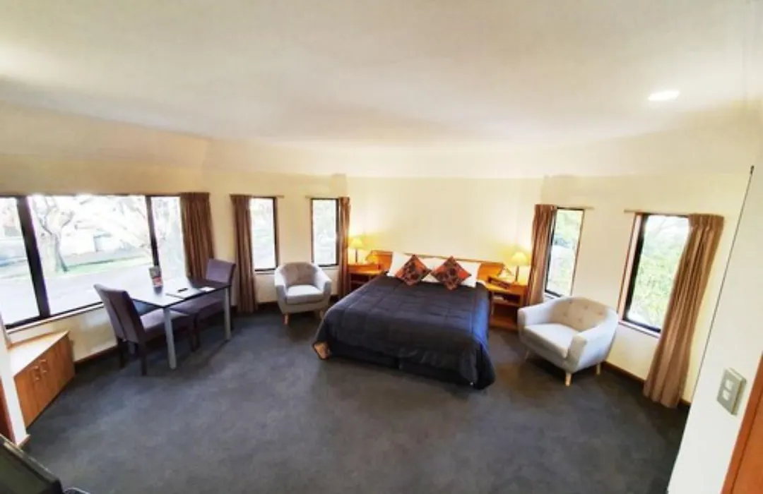 Fitzherbert Castle Motel-1