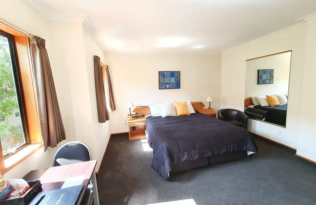 Fitzherbert Castle Motel-1