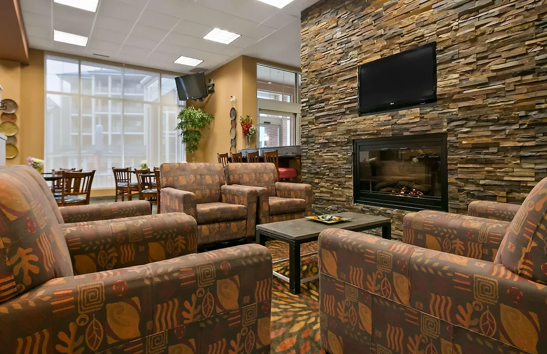 Best Western Plus Chateau Inn Sylvan Lake-1