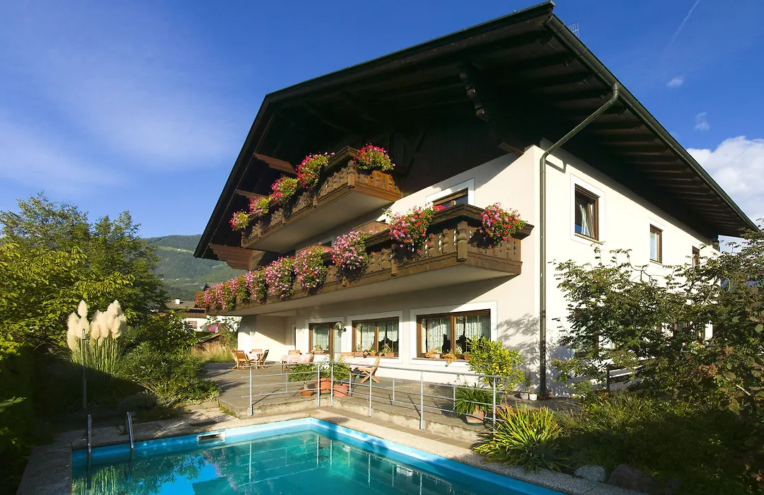 Bed&Breakfast Pension Hilpold-1