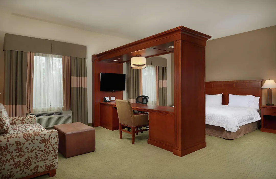Hampton Inn And Suites Salem-1