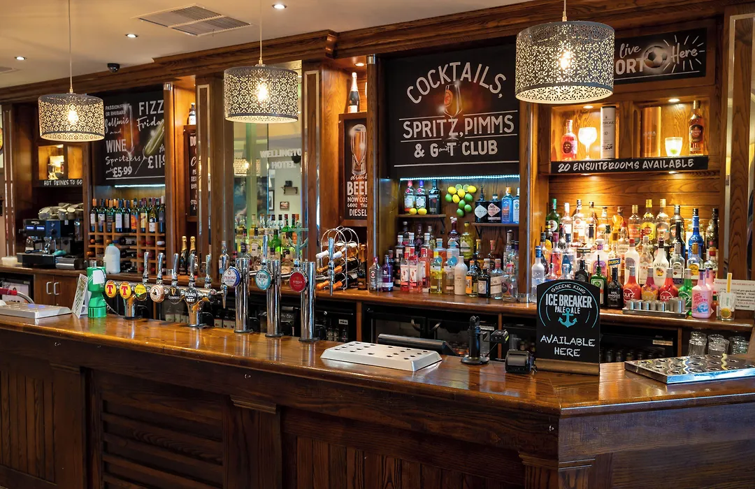 Wellington Hotel By Greene King Inns-1
