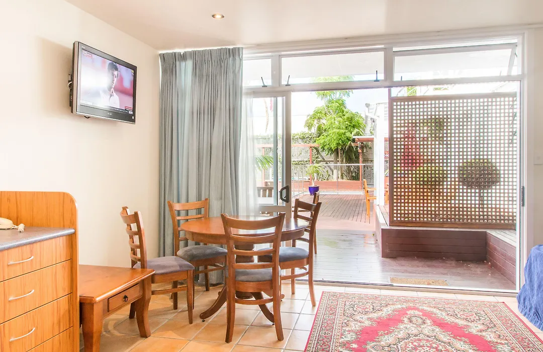 Commodores Lodge-1